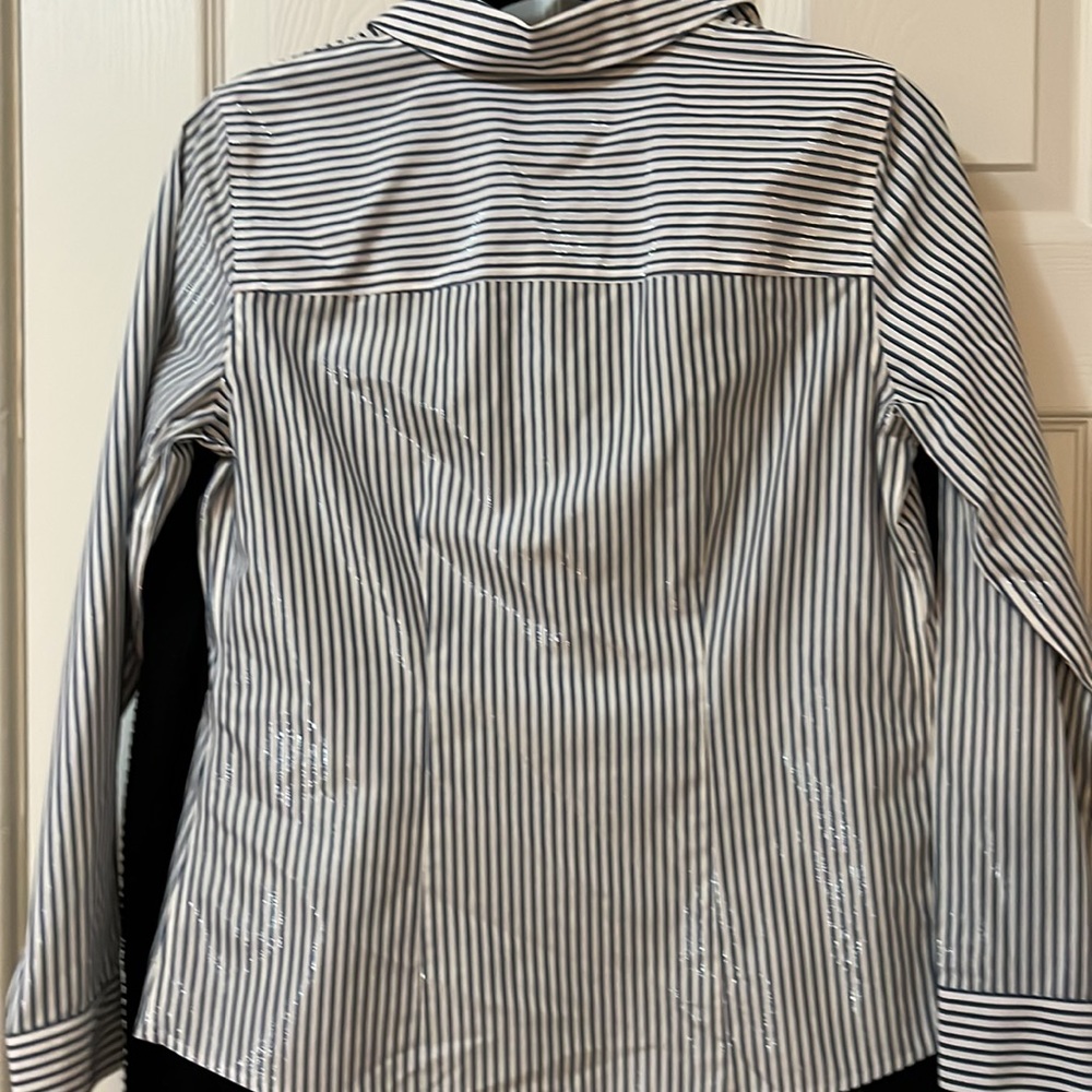 Chico’s Non-iron button blouse white with blue lurex stripes Size 0 (small) - Picture 5 of 5